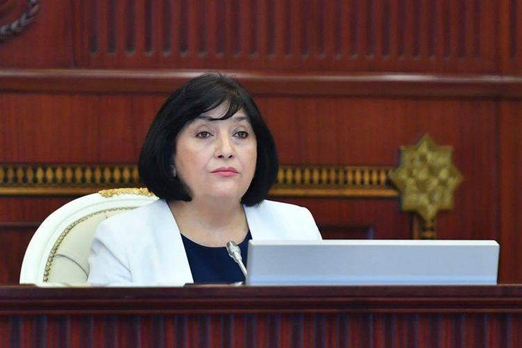 Milli Məclisin sədri deputatlara irad bildirdi