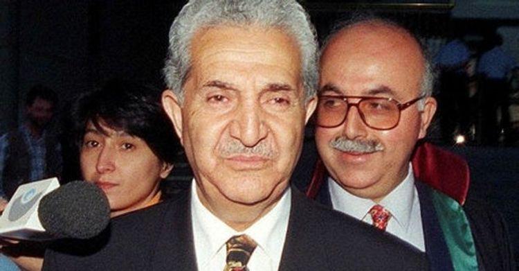 Türkiyənin tanınmış siyasi xadimi Əhməd Tekdal vəfat etdi