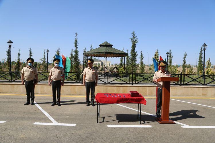 Müdafiə naziri yeni hərbi şəhərcik kompleksinin açılışında iştirak etdi