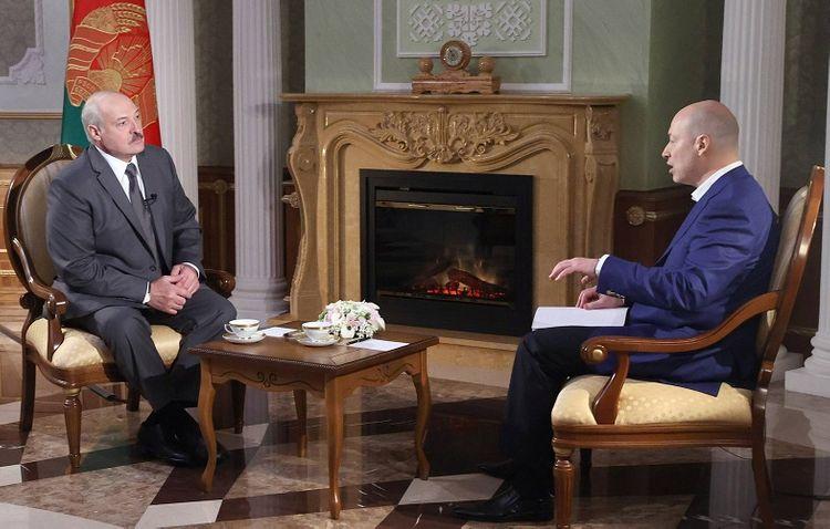 Lukaşenko Putini böyük qardaş adlandırdı