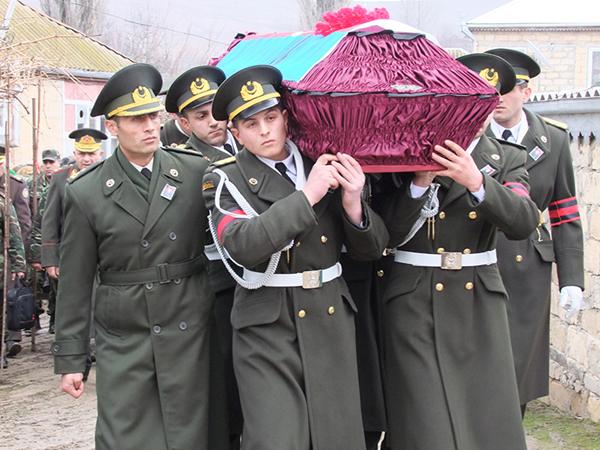 Şəhid zabitimiz dəfn edildi