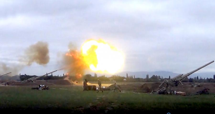 Ordumuzun bölmələri düşmən mövqelərinə artilleriya zərbələri endirir - Video