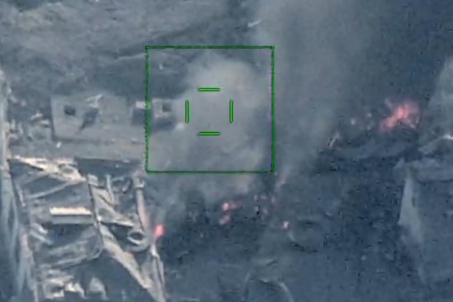 Düşmənin döyüş sursatı anbarları aviasiya zərbələri ilə darmadağın edildi -  Video