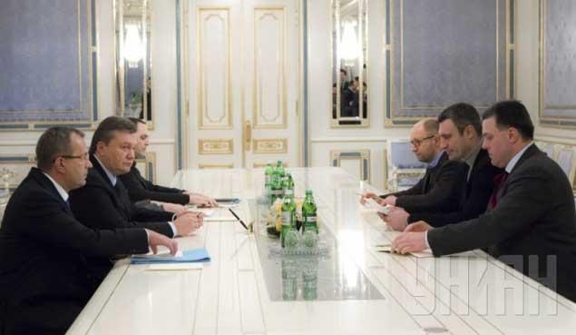Ukraynada prezident və müxalifət liderləri arasında razılaşma imzalanıb