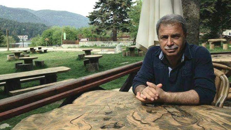 Türk şair Mehmet Çetin koronavirusdan vəfat edib