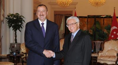 Prezident İlham Əliyev sinqapurlu həmkarı ilə görüşüb