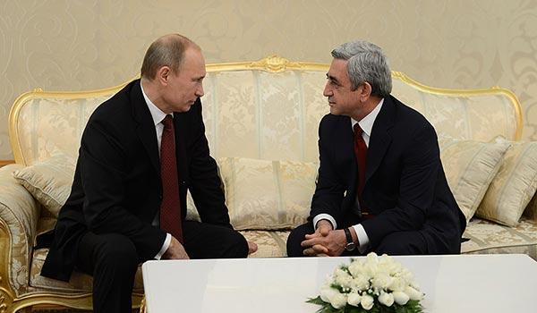 Putin və Sarkisyan Gümrüdə baş verənləri müzakirə ediblər