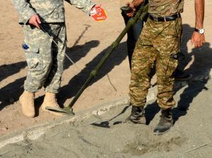 ABŞ Ermənistana müasir mina detektorları bağışlayıb