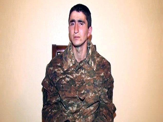 Könüllü təslim olmuş erməni hərbiçinin atasını polis saxlayıb 