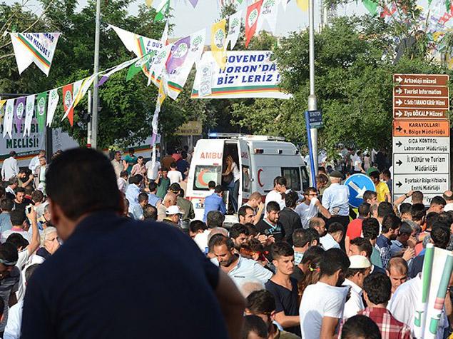 Diyarbakırda partlayış: 2 ölü, 100-dən çox yaralı var