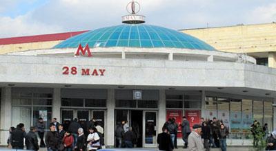 "28 May" stansiyasının girişi açılır