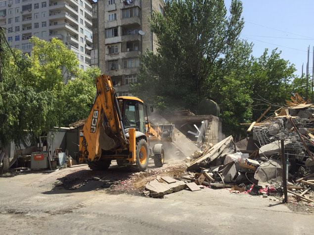 "Bakıda heç bir binada uçqun baş verməyib"