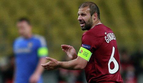 Türkiyəli futbolçudan yeni rekord