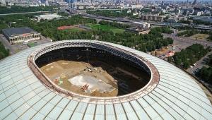 Moskvada "Lujniki" stadionu yanır