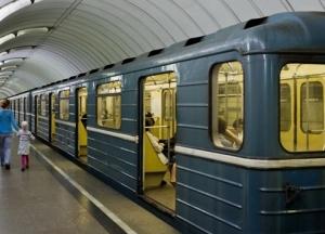 Bakı metrosunda hərəkət 40 dəqiqə dayanıb
