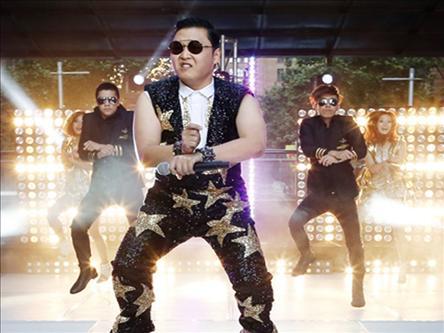 7 aylıq uşaqdan "Gangnam Style" rəqsi (VİDEO)