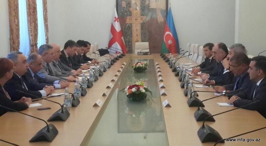 Məmmədyarov Gürcüstan parlamentinin sədri ilə görüşdü