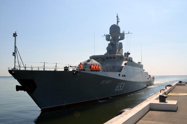 Rusiya hərbi gəmisi Bakıda