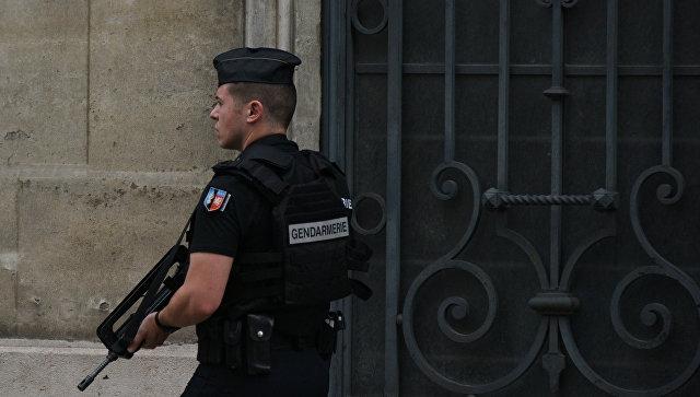 Fransada polis əməkdaşları etiraz aksiyası keçirdi