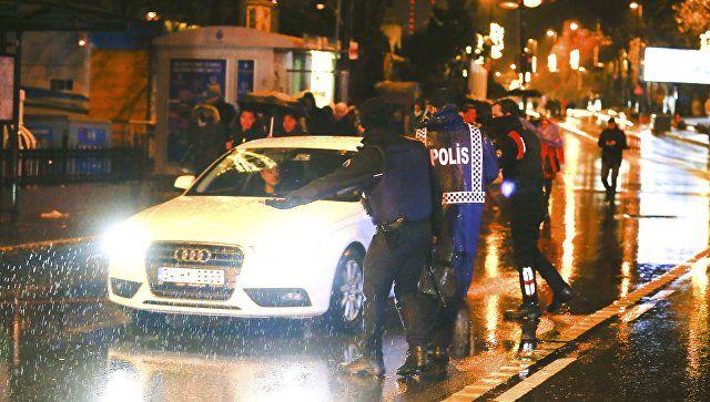 İstanbuldakı gecə klubuna hücum anı kamerada - Video
