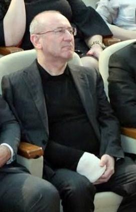 Nazir müavininin qolu sınıb