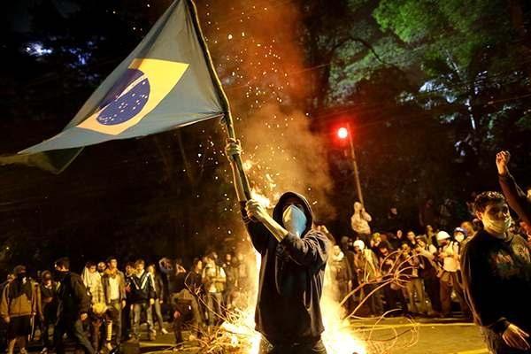 Braziliyada prezidentin evi qarşısında iğtişaş 
