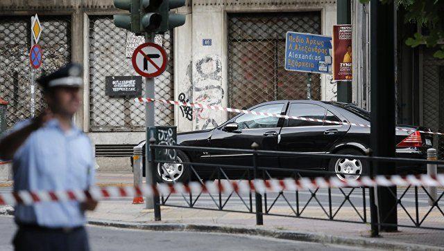 Yunanıstanda sabiq baş nazirin avtomobili partladıldı: 4 yaralı