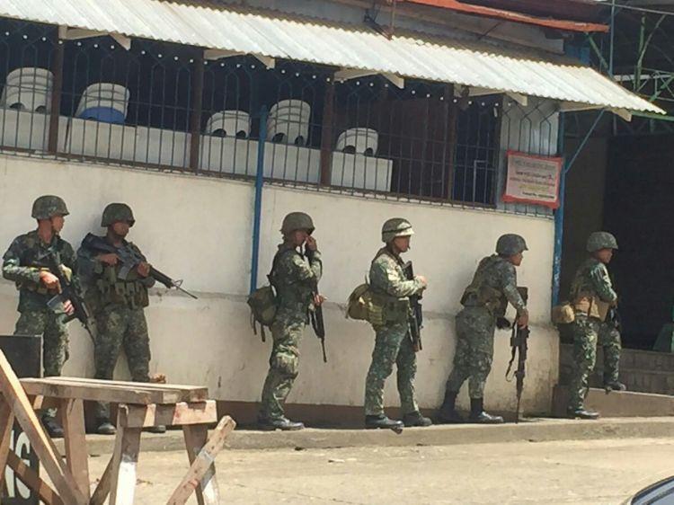 Filippində terrorçular məktəbliləri girov götürdülər