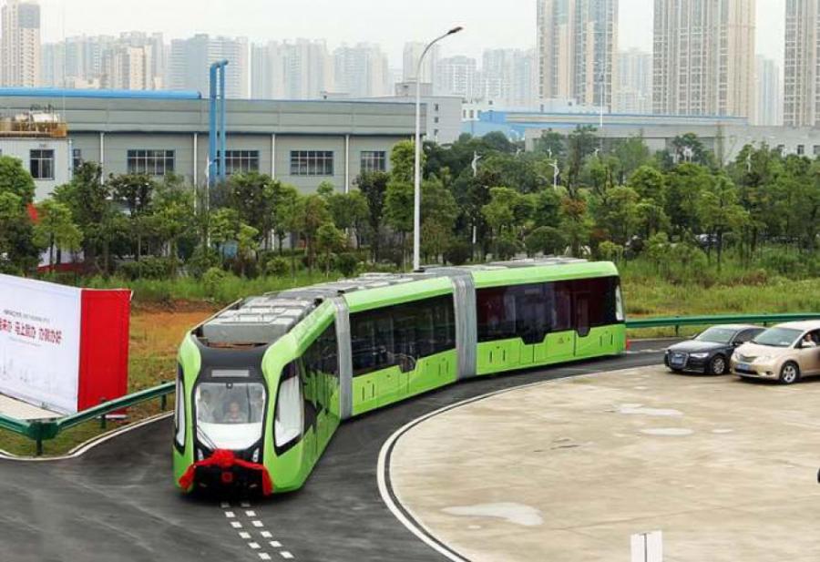 Çində relssiz tramvay 