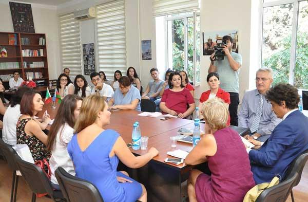ADU-da "Azərbaycan-İtaliya: siyasi, mədəni aspektlər" seminarı