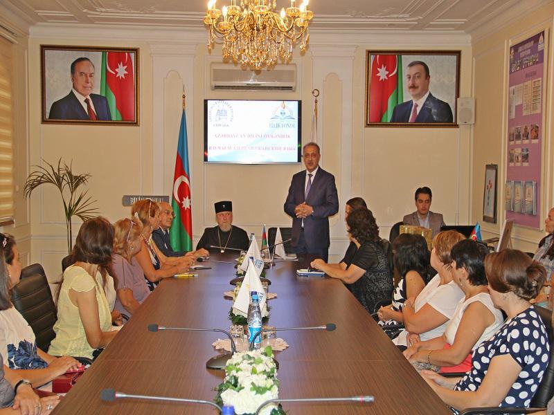 “Azərbaycan dili” kurslarının dinləyicilərinə sertifikatlar verildi
