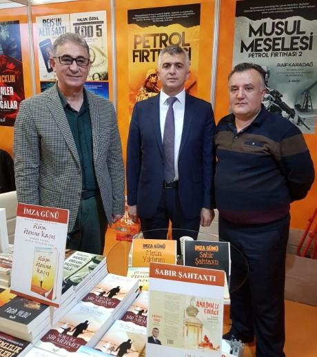 İstanbulda tarixi erməni cinayətlərini ifşa edən iki yazıçı imza günü keçirdi