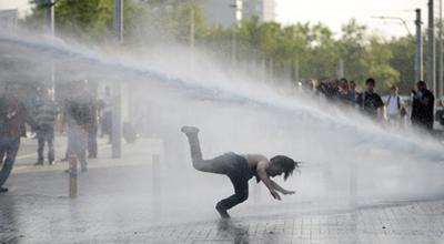 Antalya meri polisə su şırnaqları üçün su verməkdən imtina edib