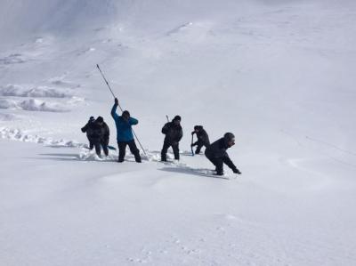 Alpinistlərin axtarışı davam edir