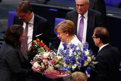 Merkel dördüncü dəfə Almaniyanın kansleri seçildi