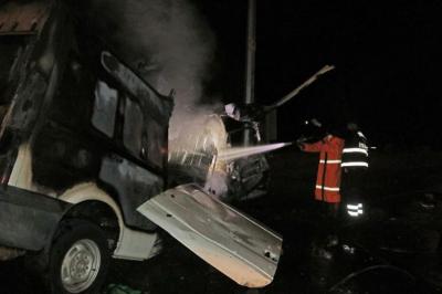 Türkiyədə mikroavtobusun qəza törədərək yanması nəticəsində 15 nəfər öldü