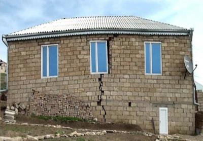Şamaxıda torpaq sürüşməsi aktivləşdi, 7 ailə dağılan evini tərk etdi