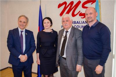 Rusiyalı media nümayəndələri Mətbuat Şurasında