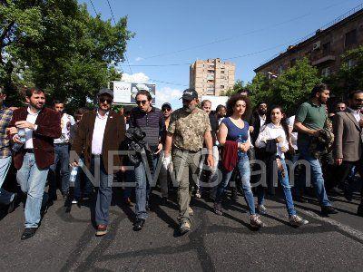 Ermənistanda hakimiyyət dəyişikliyi tələbi ilə yenidən kütləvi aksiya başladı