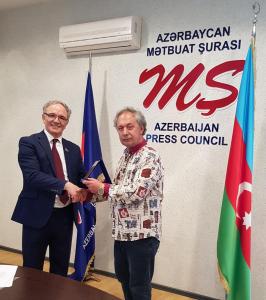 İsrailin tanınmış şairi Mətbuat Şurasında oldu