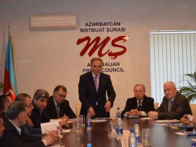 Mətbuat Şurasında Heydər Əliyevə həsr olunmuş kitabın təqdimatı oldu