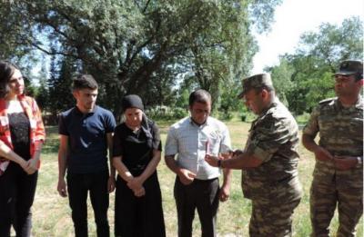 Şəhid hərbçinin medalı ailəsinə təqdim olundu