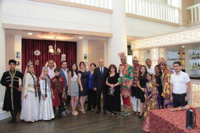Beynəlxalq Folklor Festivalı iştirakçıları ilə görüş