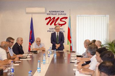 Mətbuat Şurası Azərbaycan dilinin qorunması ilə bağlı dəyirmi masa keçirdi