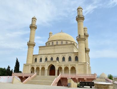 "Məscidlərə qadın mollalar da təyin ediləcək"