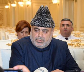 "İmam Hüseyn (ə) də baş yarmaq, zəncir vurmaq kimi hərəkətlərə razı olmazdı"