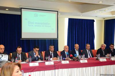 Siyavuş Novruzov: "Dini icmalara maşınların verilməsi nümunəvi haldır"