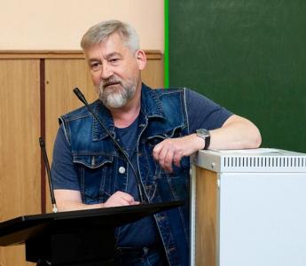 Afaq Şıxlı Andrey Vasilevskinin şeirlərini təqdim edir 