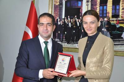 Qənirə Paşayeva mükafatlandırıldı- Foto