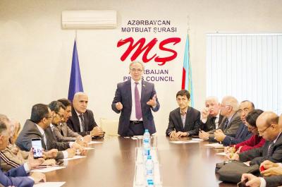 Ərəb ölkələrindən olan bir qrup jurnalistlə KİV rəhbərlərinin görüşü keçirildi